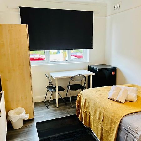 Beautiful Private Rooms In London Central Willesden Green Extérieur photo