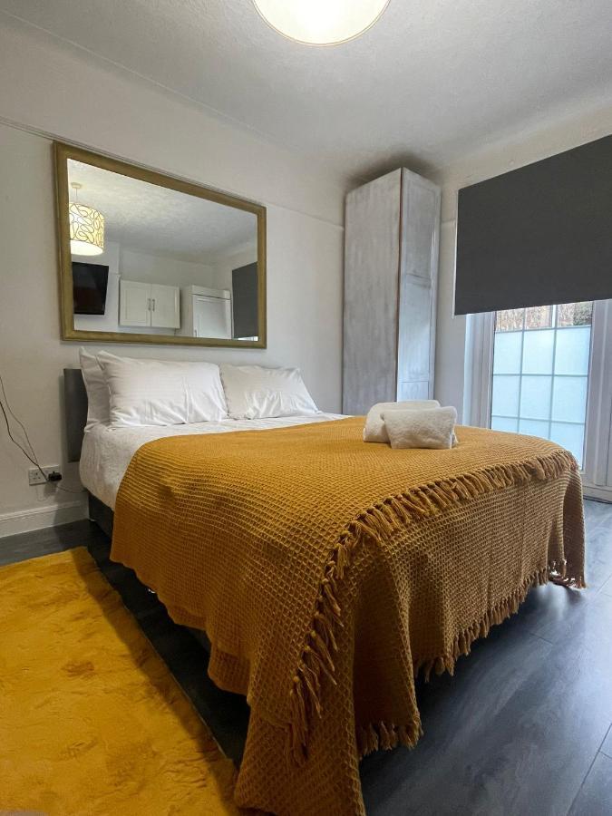 Beautiful Private Rooms In London Central Willesden Green Extérieur photo
